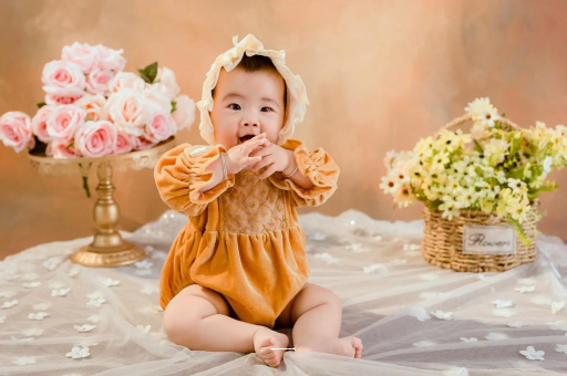 简阳宝宝揉眼睛揉鼻子